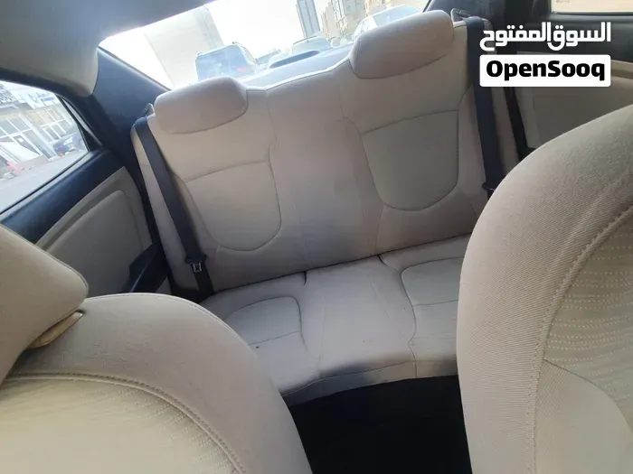Hyundai Accent 2015 photo 4