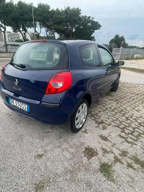 Renault Clio 2008 photo 2