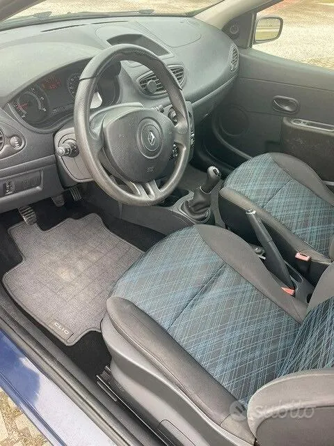 Renault Clio 2008 photo 3