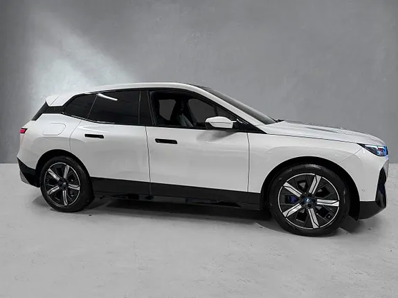 BMW Ix 2023 photo 2