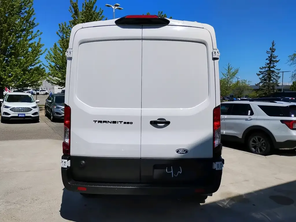 Ford Transit Cargo Van 2026 photo 4