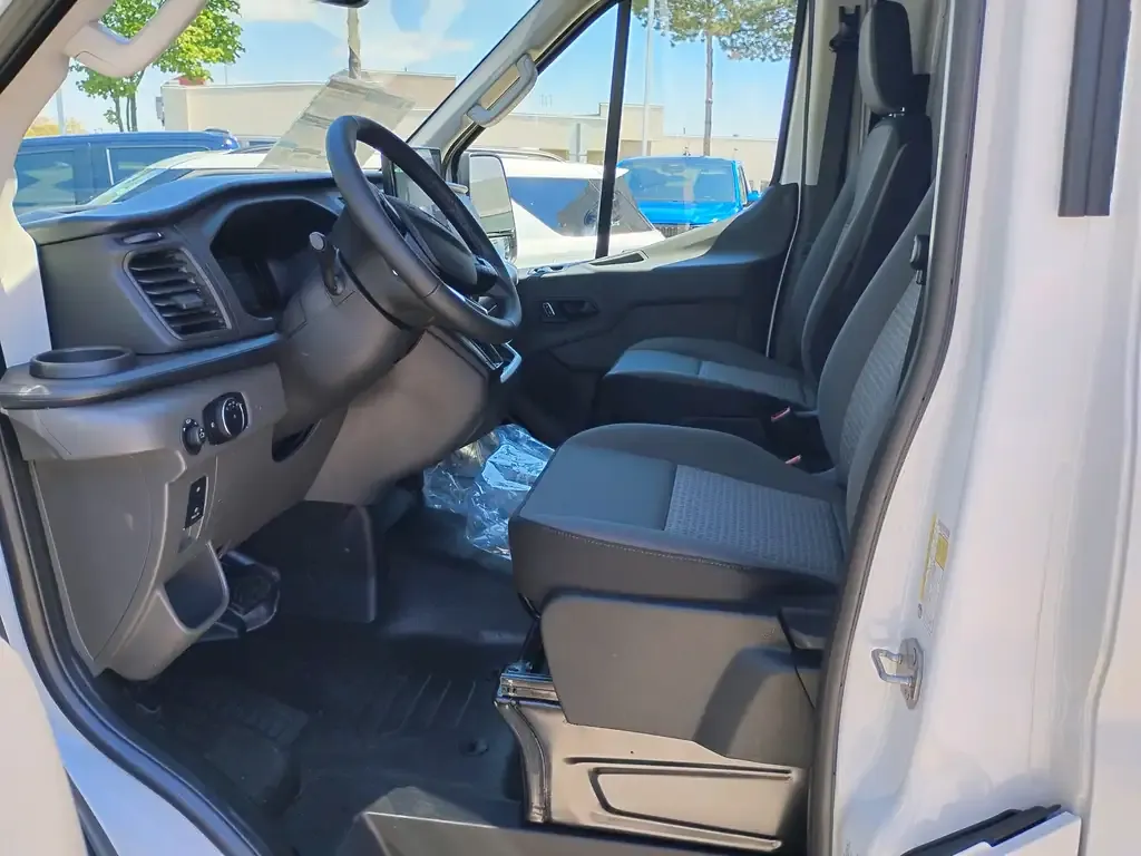 Ford Transit Cargo Van 2026 photo 5