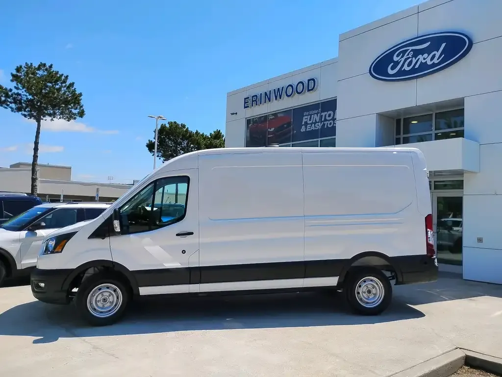 Ford Transit Cargo Van 2026 photo 2