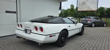 Chevrolet Corvette 1990 photo 3