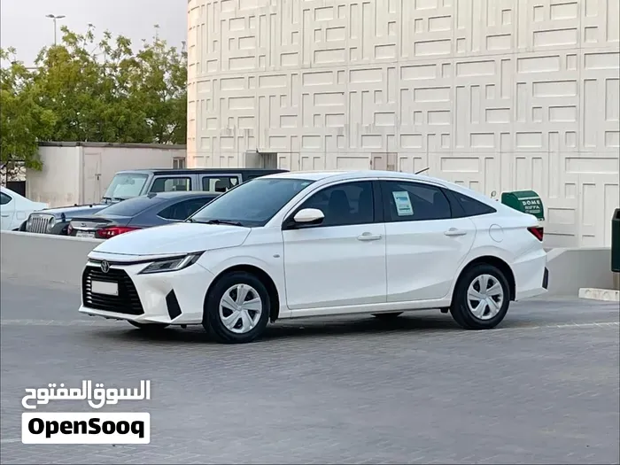 Toyota Yaris 2024 photo 2