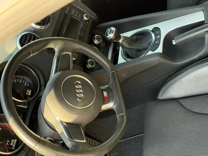 Audi Tt 2012 photo 3