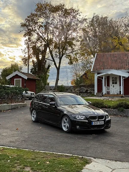 BMW 318D 2009 photo 2