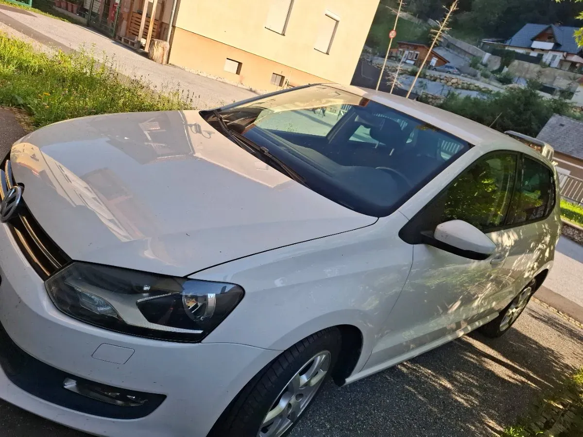 Volkswagen Polo 2012 photo 2