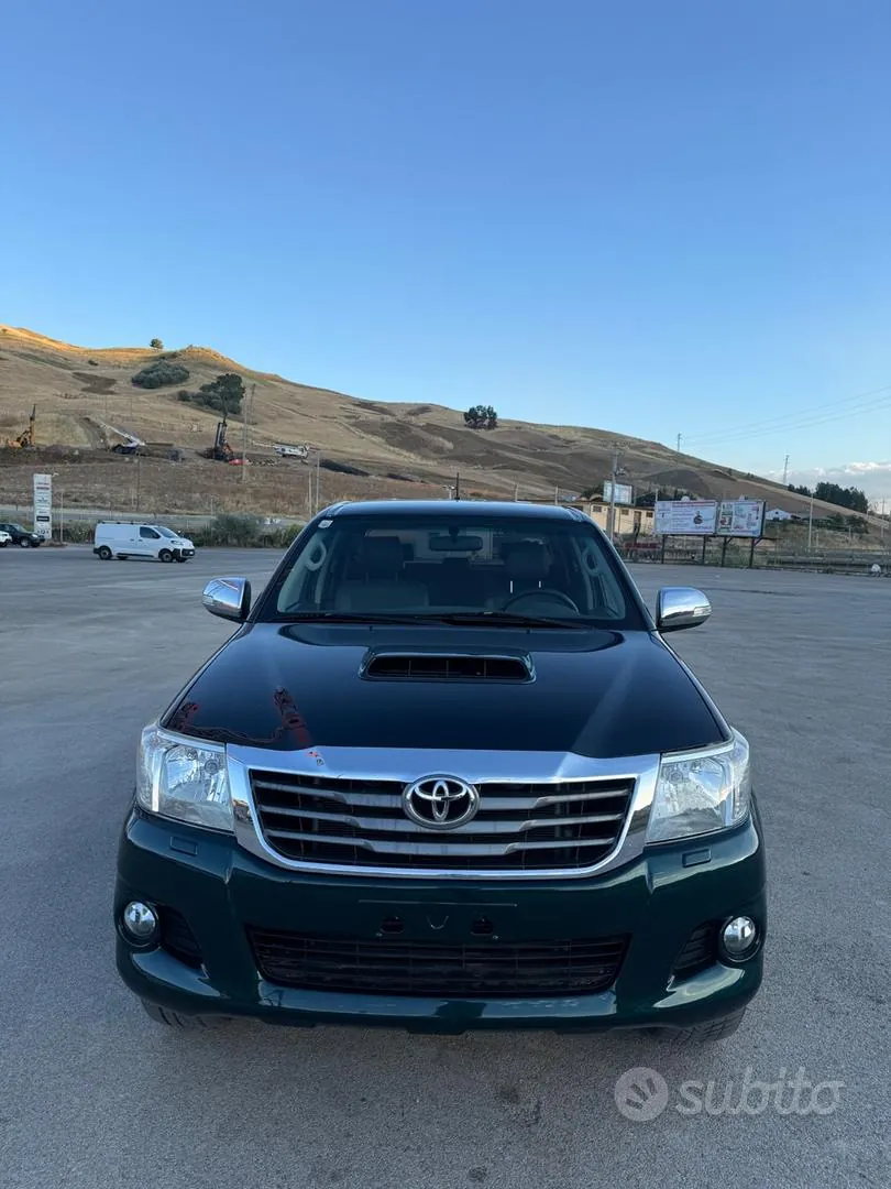 Toyota Hilux 2014 photo 2