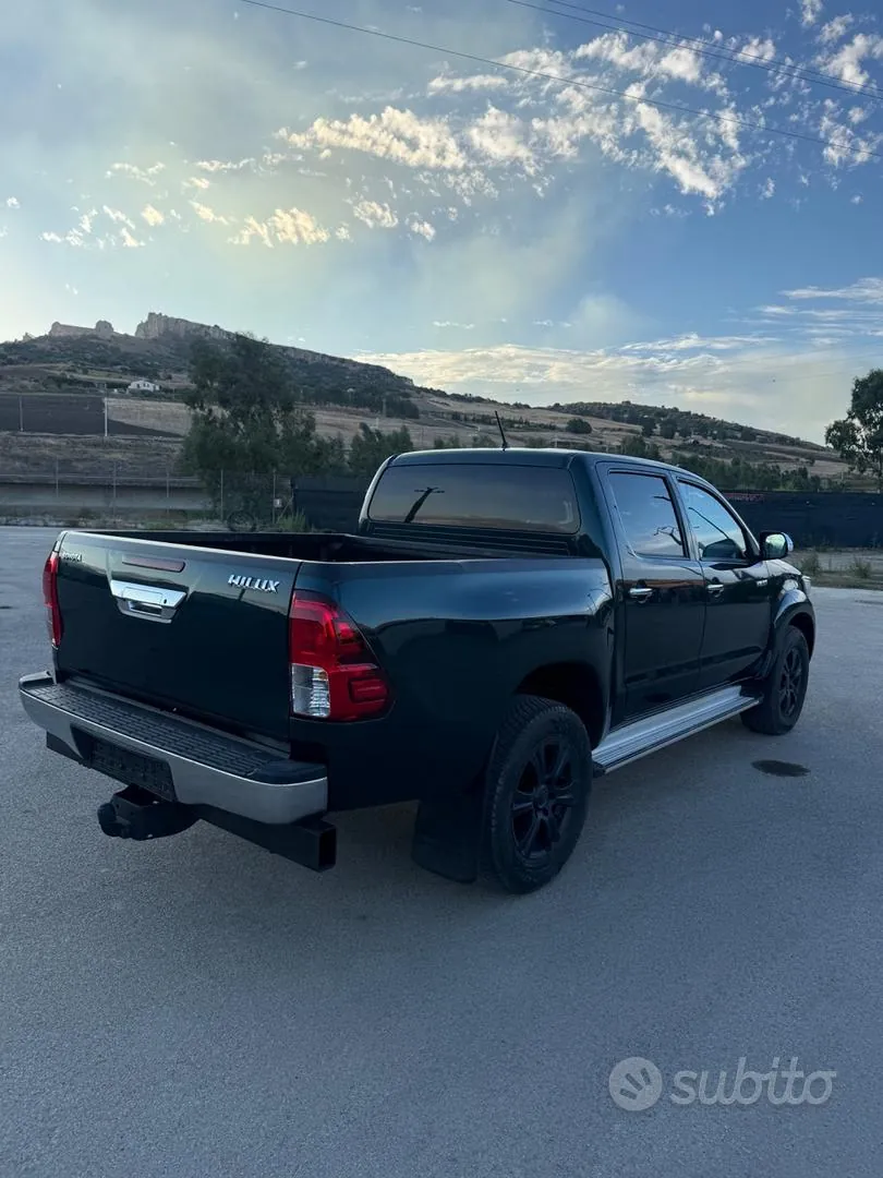 Toyota Hilux 2014 photo 4