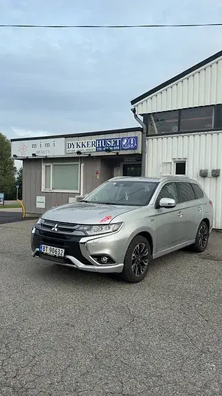 Mitsubishi Outlander 2018 photo 2