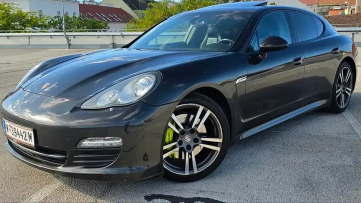 Porsche Panamera 2010 photo 3