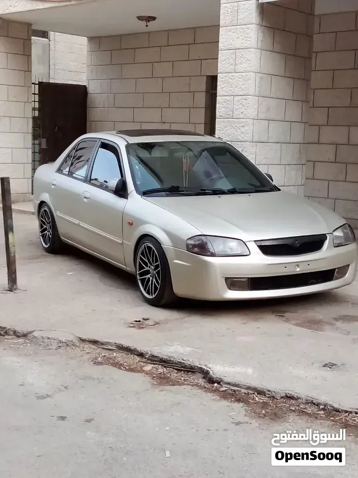 Mazda 2000 2001 photo 4