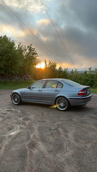 BMW 320I