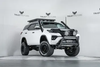 Toyota Fortuner 2023 photo 2