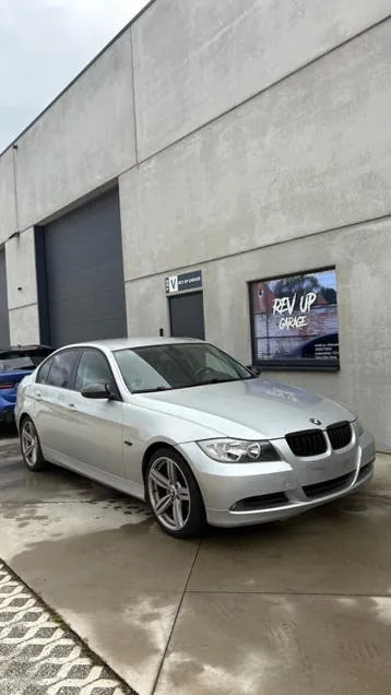 BMW 320I