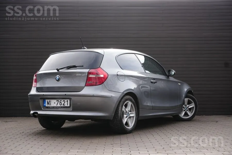 BMW 118 2009 photo 3