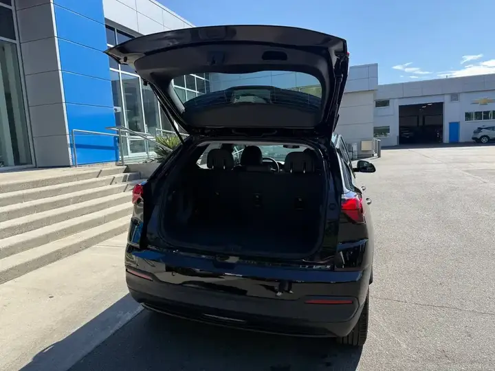 Chevrolet Bolt 2027 photo 5