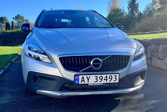 Volvo V40 Cross Country 2019 photo 2