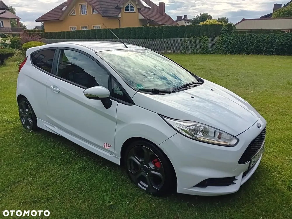 Ford Fiesta 2015 photo 3