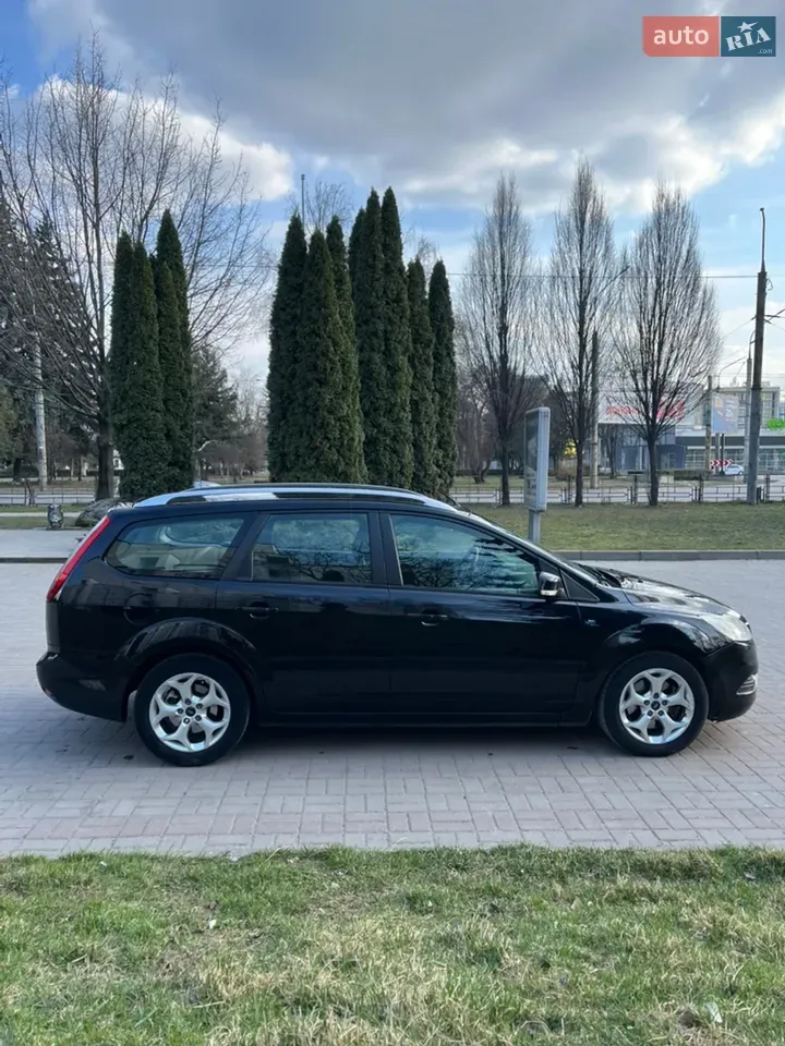 Ford Focus 2009 photo 4