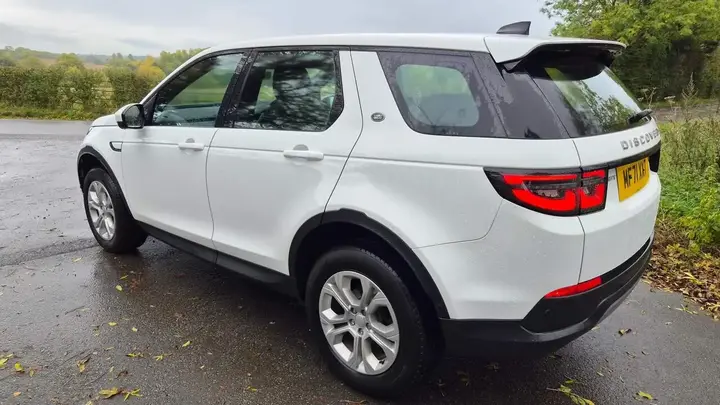 Land Rover Discovery Sport 2021 photo 5