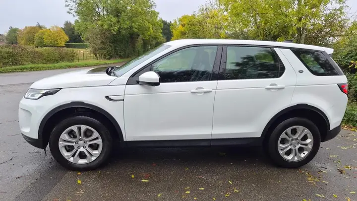 Land Rover Discovery Sport 2021 photo 4