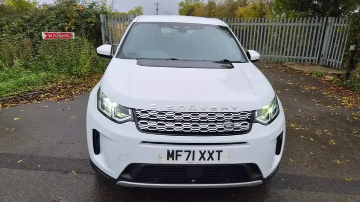Land Rover Discovery Sport 2021 photo 2