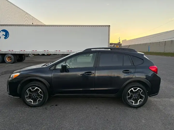 Subaru Crosstrek 2017 photo 2