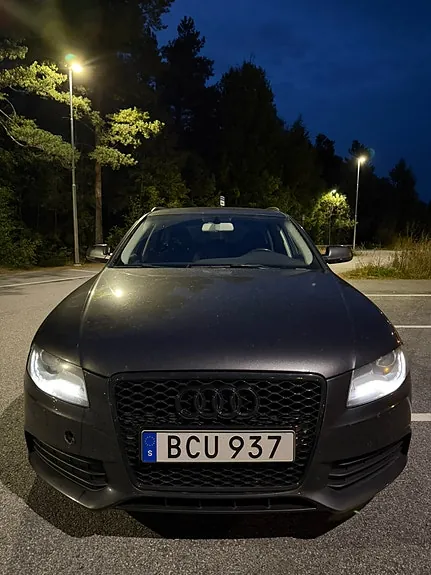 Audi A4 2010 photo 2