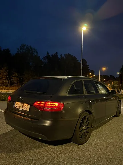 Audi A4 2010 photo 4