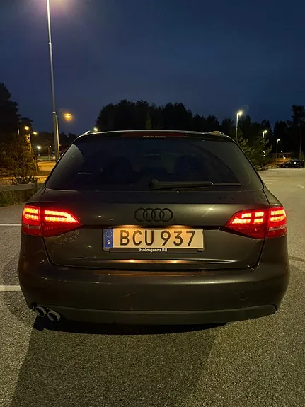 Audi A4 2010 photo 5