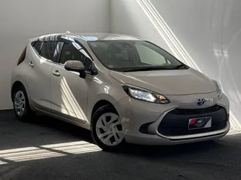 Toyota Aqua 2021 photo 2