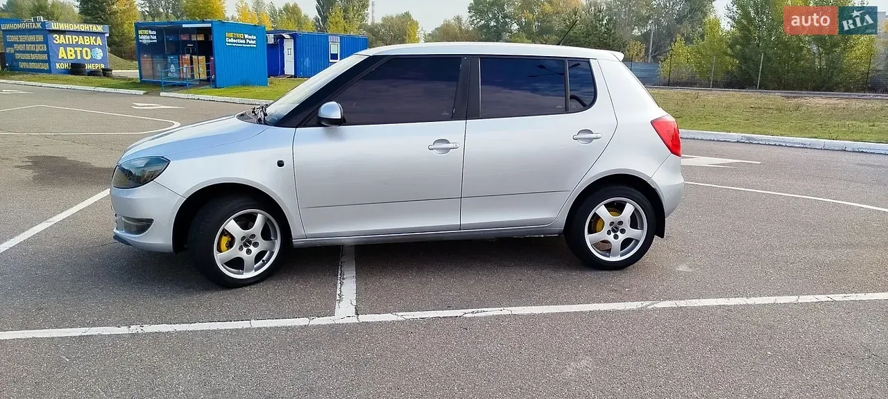 Skoda Fabia 2013 photo 3