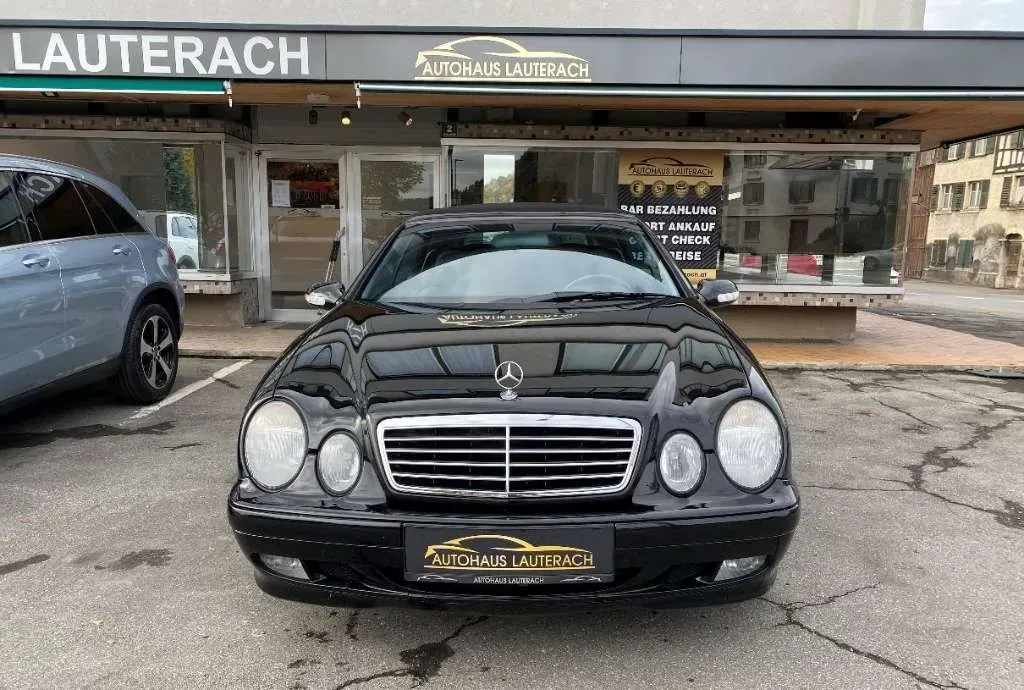 Mercedes-Benz Clk-Class 2001 photo 2