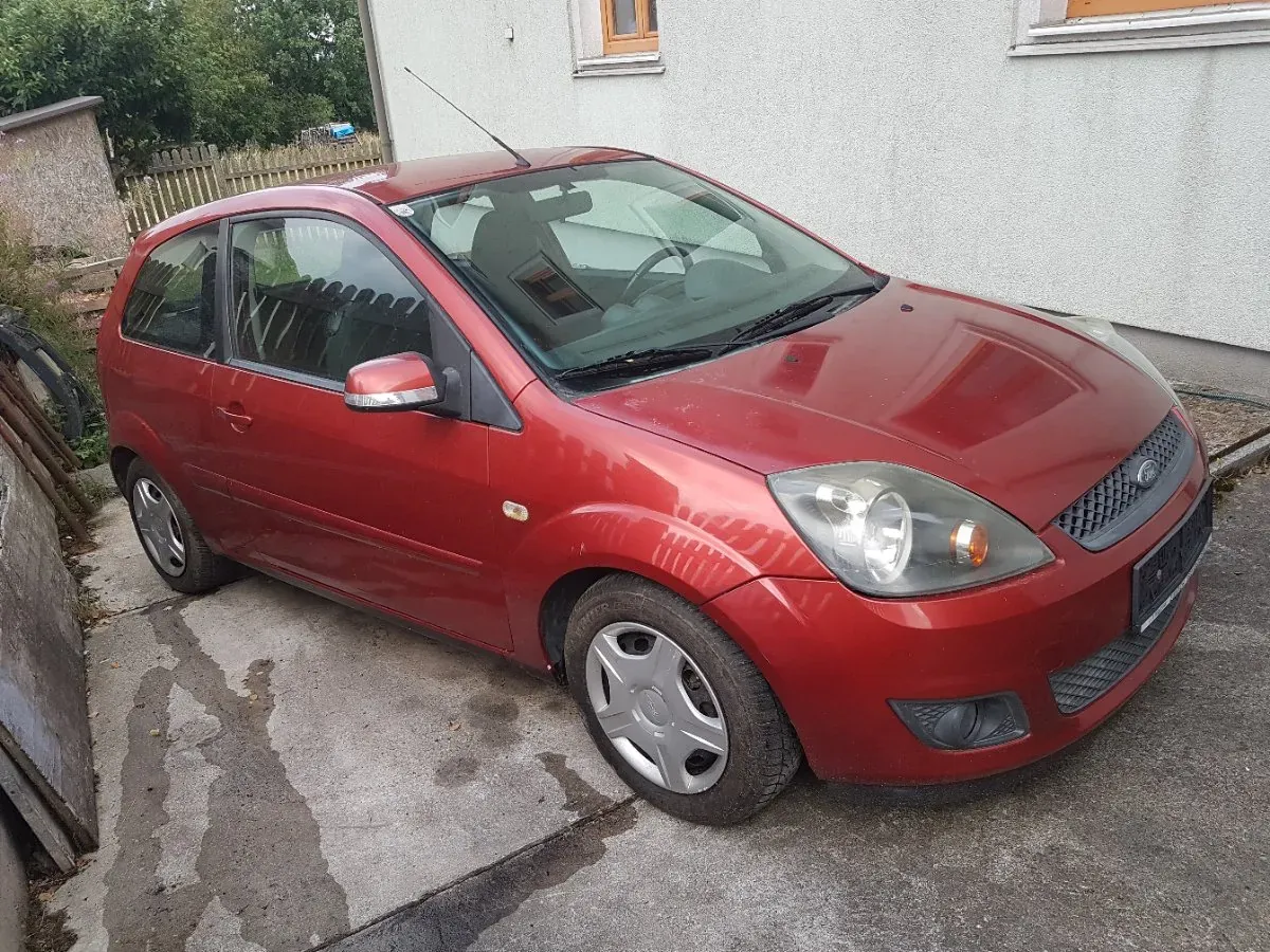 Ford Fiesta 2006 photo 2