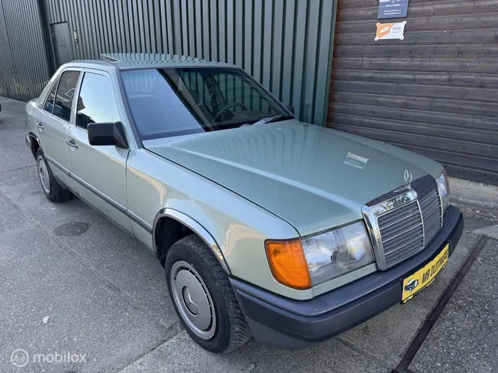 Mercedes-Benz W124