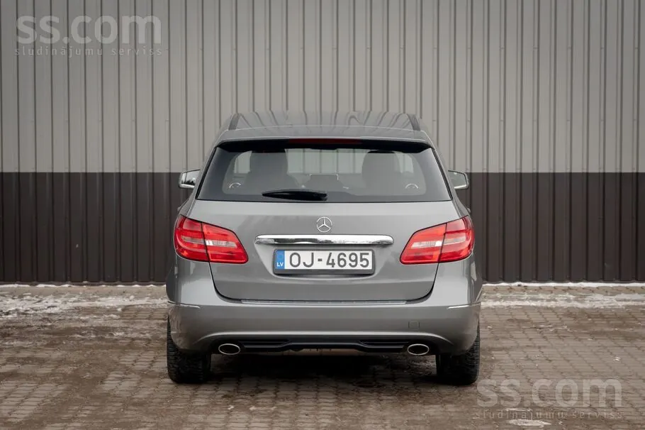 Mercedes-Benz B180 2014 photo 5