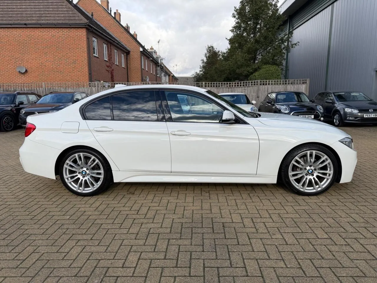 BMW 3 Series 2014 photo 2
