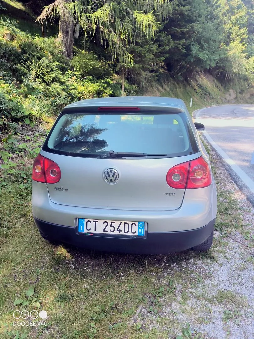 Volkswagen Golf 2004 photo 2