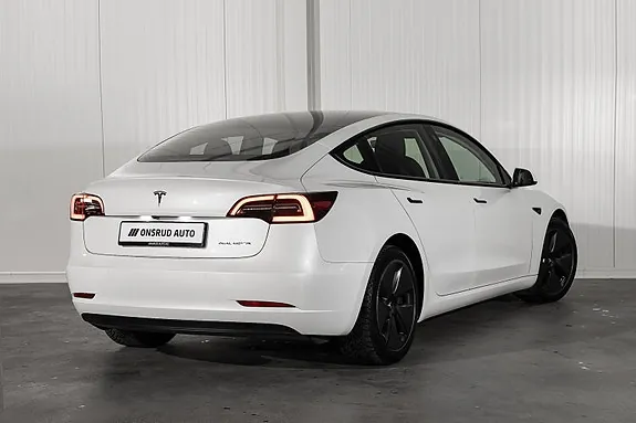 Tesla Model 3 2022 photo 4