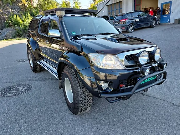 Toyota Hilux 2010 photo 2