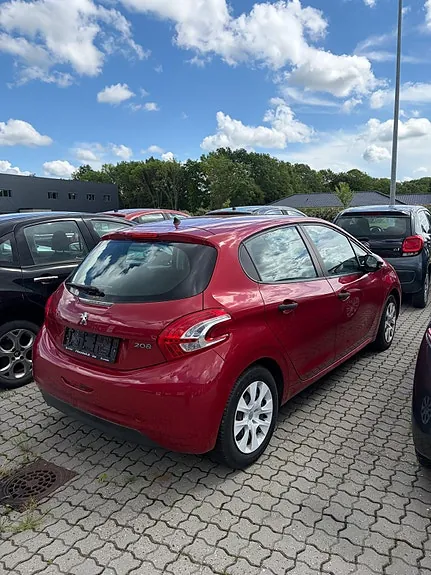 Peugeot 208 2014 photo 4