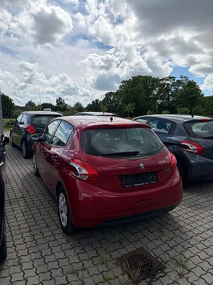 Peugeot 208