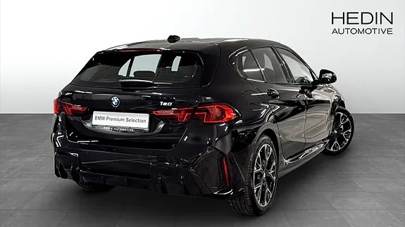 BMW 120 2026 photo 2