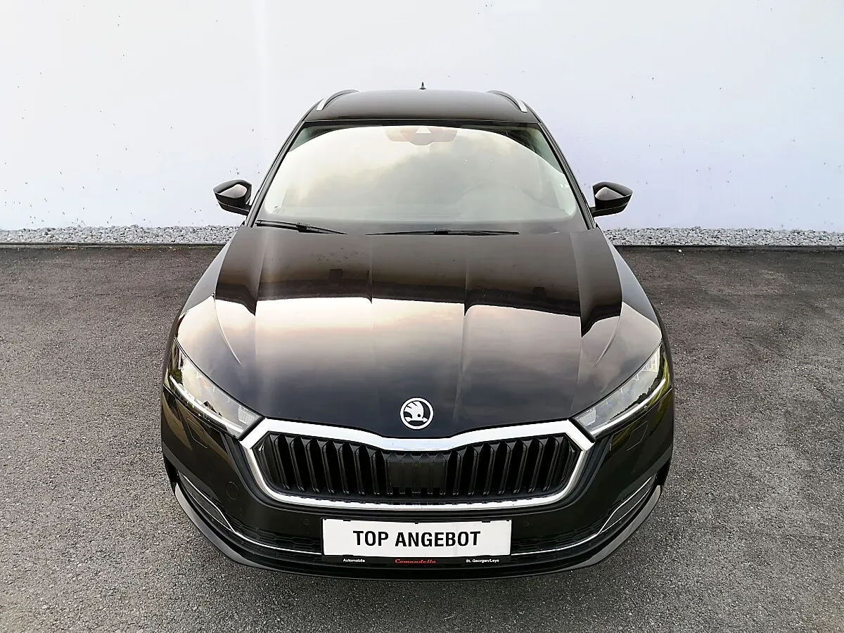Skoda Octavia 2021 photo 3