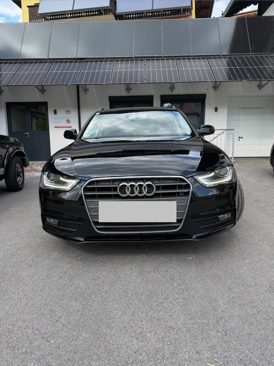 Audi A4 2014 photo 2