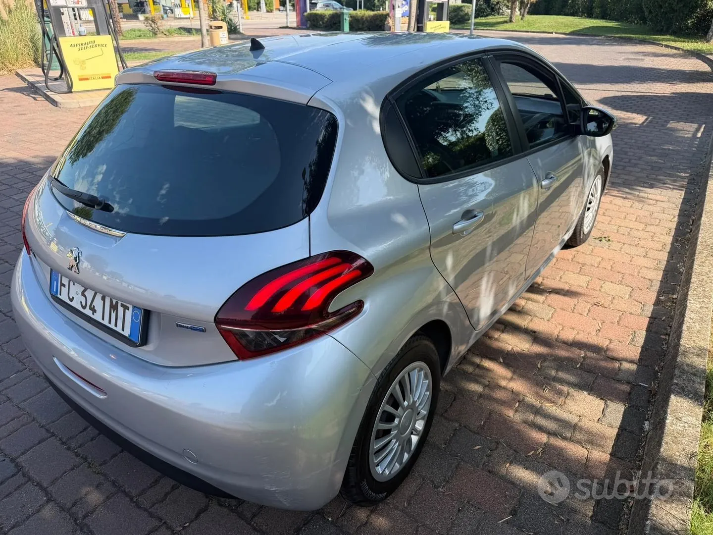 Peugeot 208 2016 photo 5