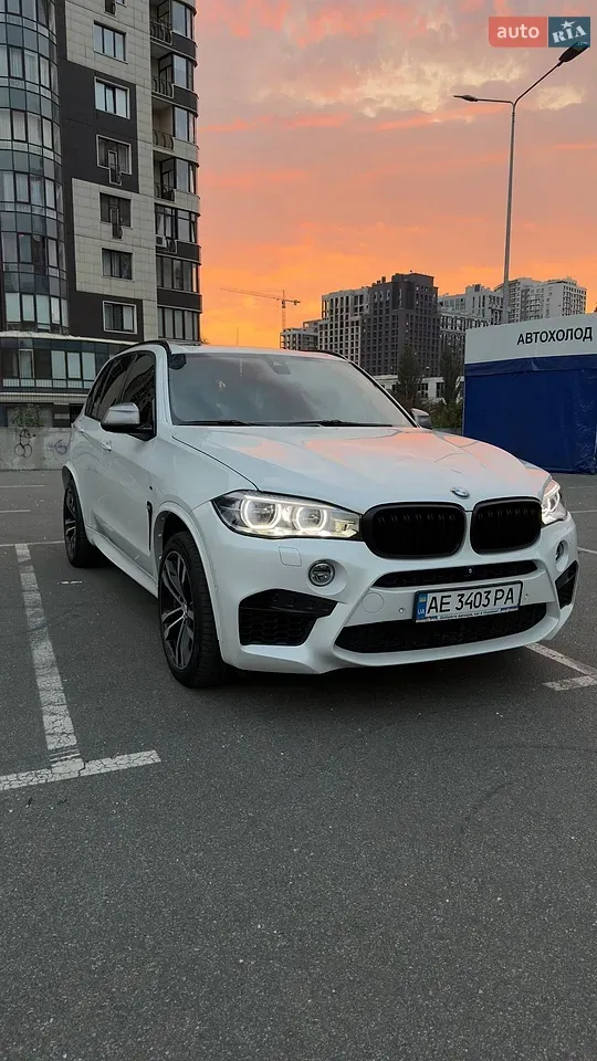 BMW X5 2015 photo 2