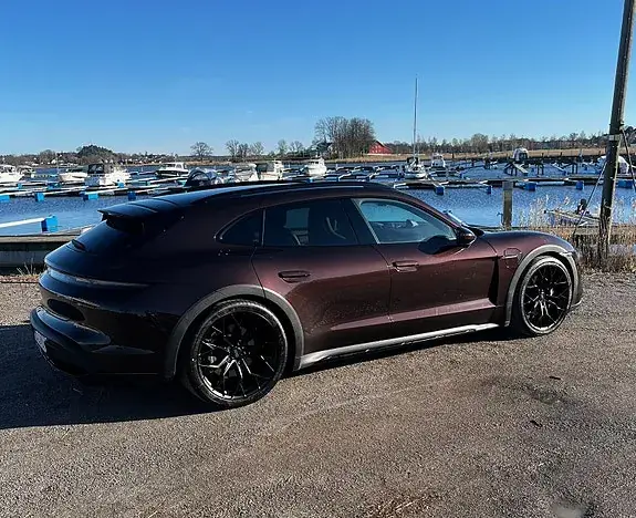 Porsche Taycan 4